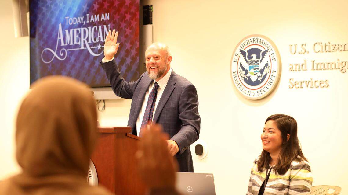 uscis-offices-are-open-during-federal-shutdown-expect-delays-modesto-bee